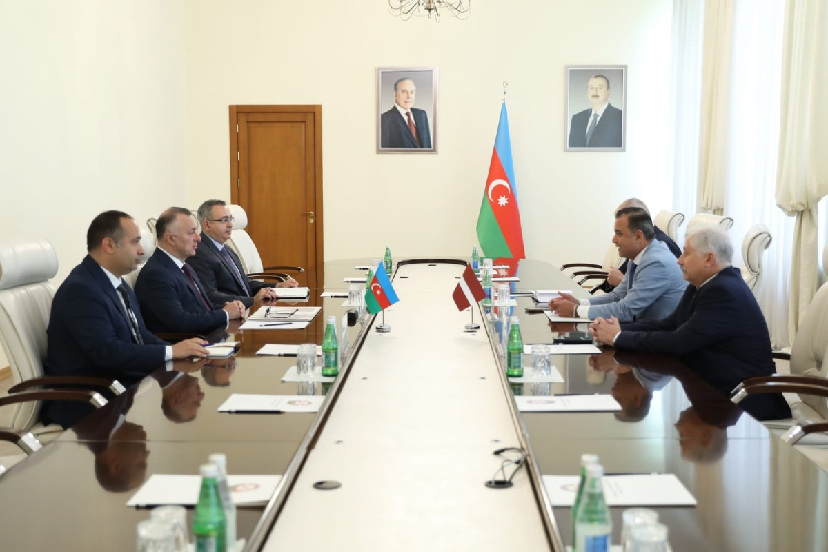 Azərbaycan və Latviyanın səhiyyə nazirləri arasında görüş keçiridi - FOTO