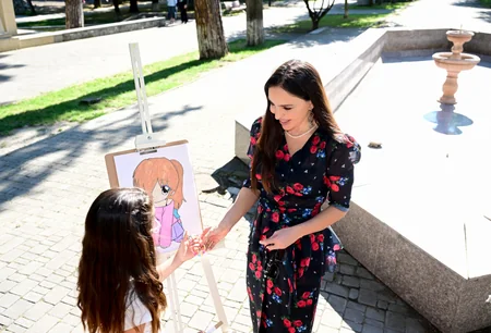 Leyla Əliyeva Şəki şəhərindəki Məhəmməd Füzuli adına parkda - FOTOLAR