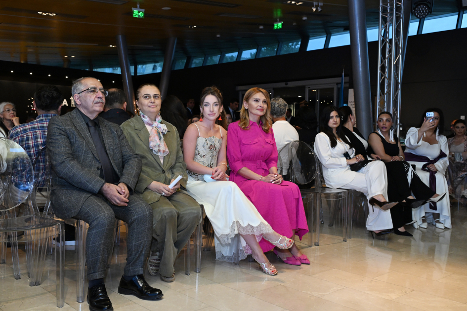 Alyona Əliyeva Milli Xalça Muzeyində moda nümayişi tədbirində – FOTO