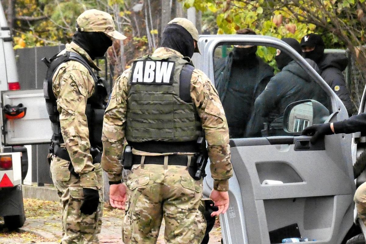 Polşada Belarusa casusluqda ittiham olunan iki nəfər tutulub