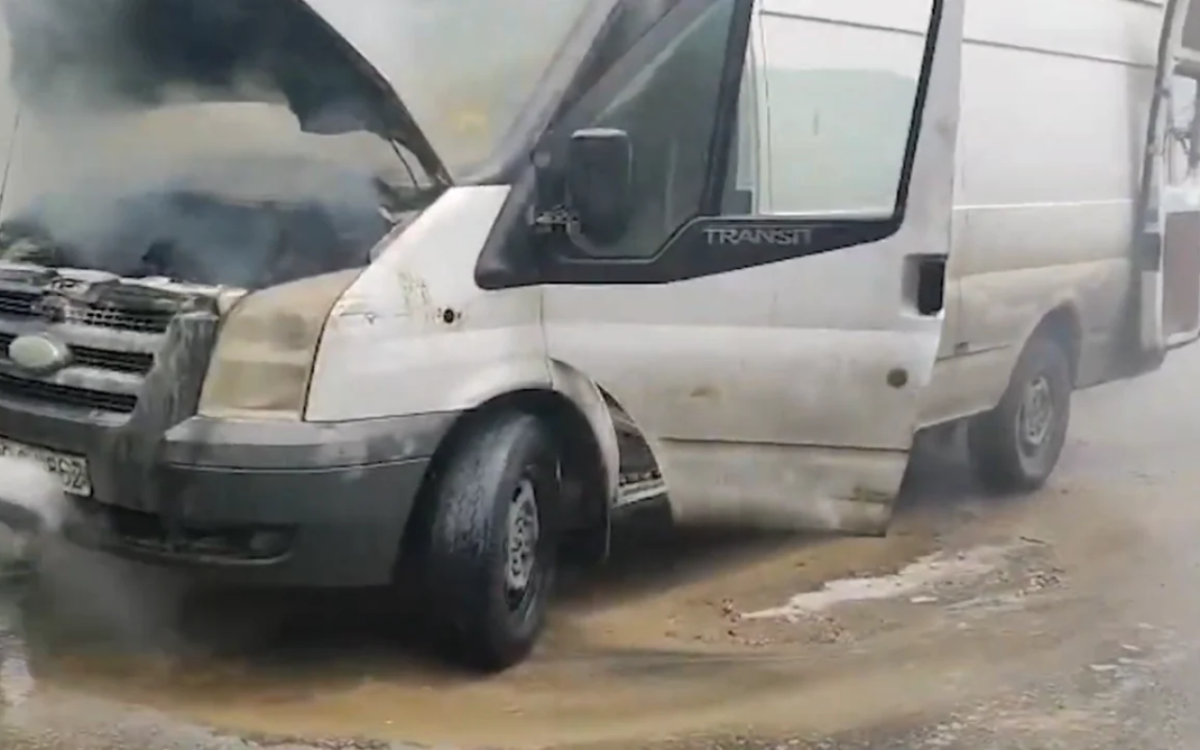 Masazırda Ford yandı - VİDEO