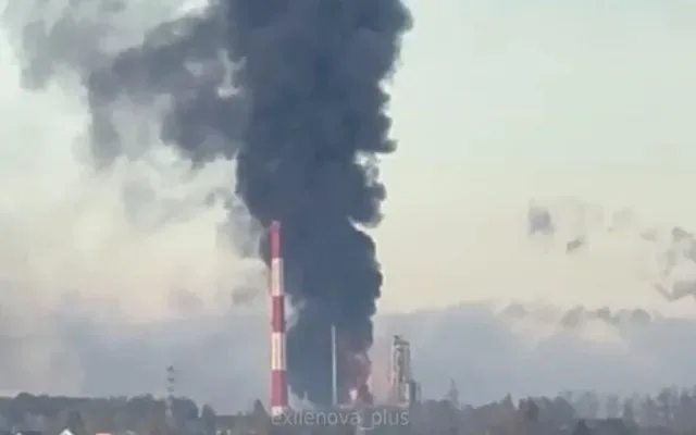 Ukrayna Rusiyanın neft emalı zavodunu VURDU - VİDEO