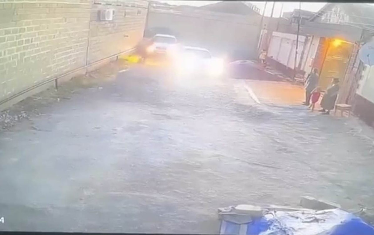 Maşınla bir neçə dəfə həmyerlisinin üzərindən keçdi - Qobustanda dəhşətli hadisə