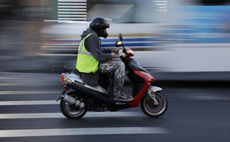 Həbsdən çıxıb moped oğurladı, polis yaxaladı
