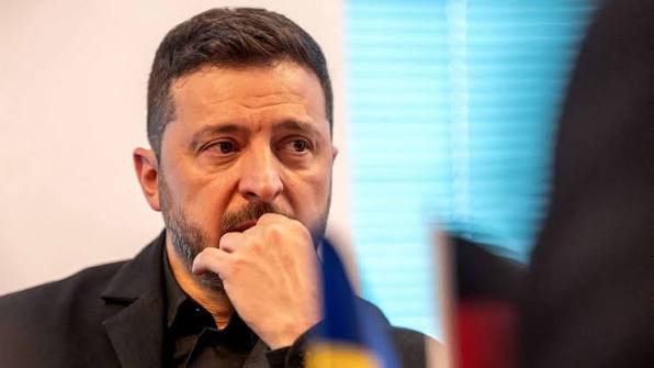 Zelenski hökuməti dəyişdirir: Baş nazirdən başladı