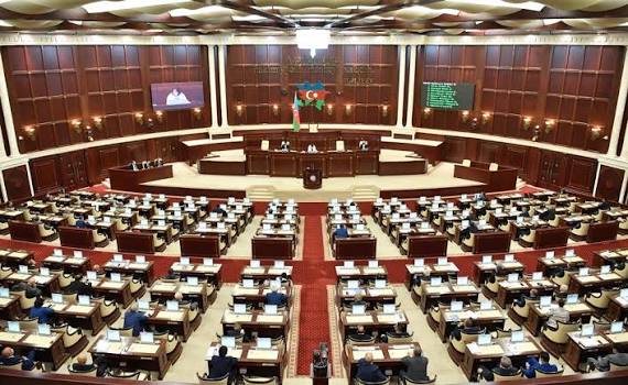 Parlamentin növbədənkənar sessiyasının son iclası başladı