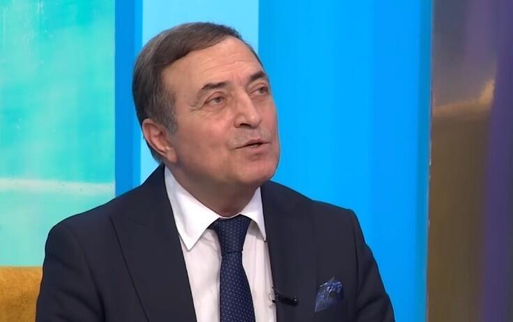 Mənsum İbrahimov: Qızım bütün nəsli formada saxlayır