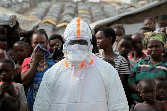 Ölkələr səyahət qaydalarını sərtləşdirir - Ebola riskinə görə