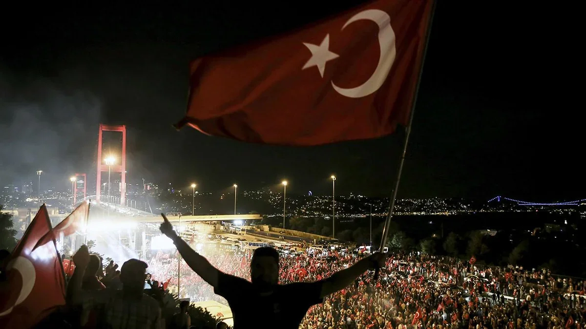 Bu gün Türkiyədə Demokratiya və Milli Birlik Günüdür