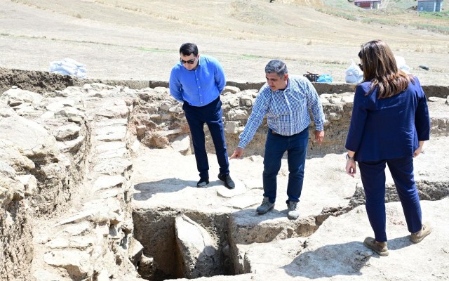 Mədəniyyət naziri Yardımlıda aparılan arxeoloji tədqiqat işləri ilə tanış olub - FOTOLAR