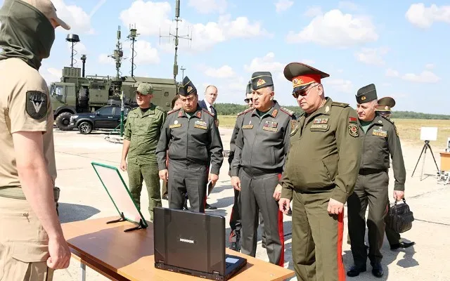 Kərim Vəliyev Belarusda hərbi obyektlərdə olub - FOTOLAR
