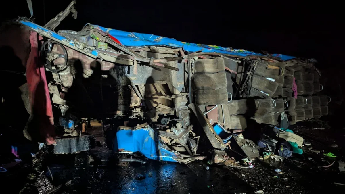Uqandada məktəb avtobusu aşdı: Çox sayda uşaq öldü 