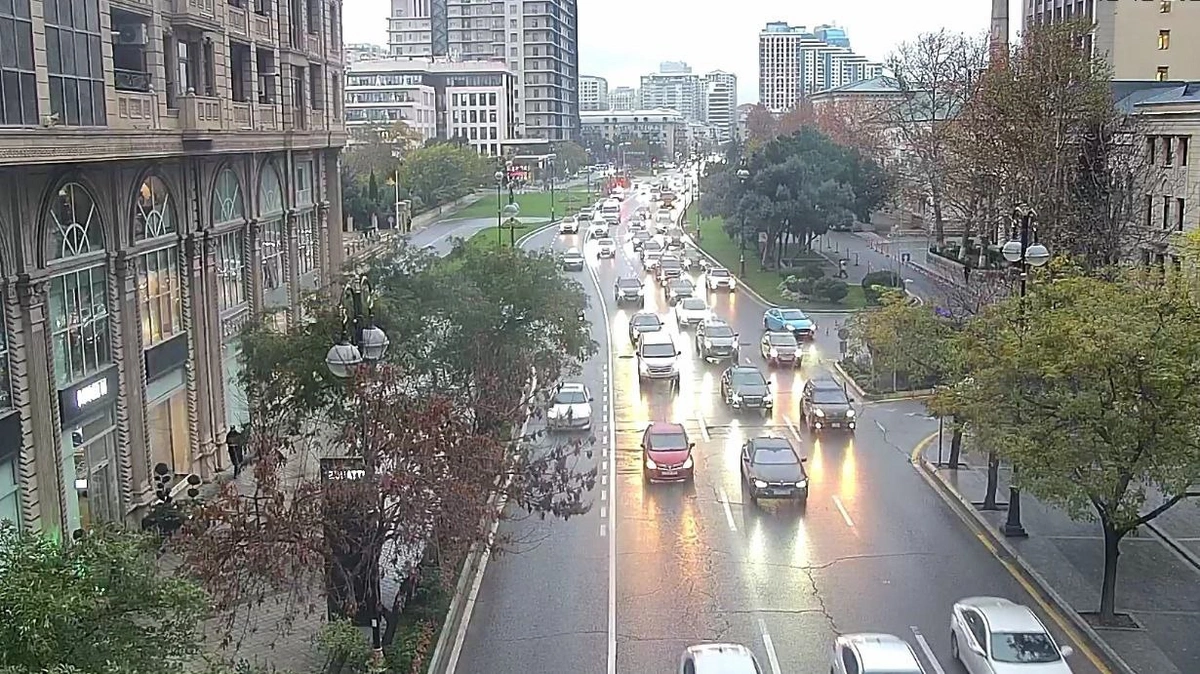 Bakıda cəmi 4 yolda tıxac var - SİYAHI