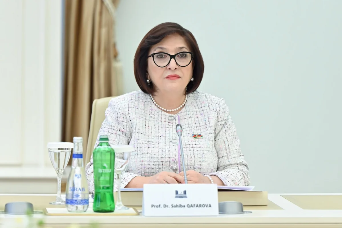 Qafarova Çin KP nümayəndələri ilə görüşdü