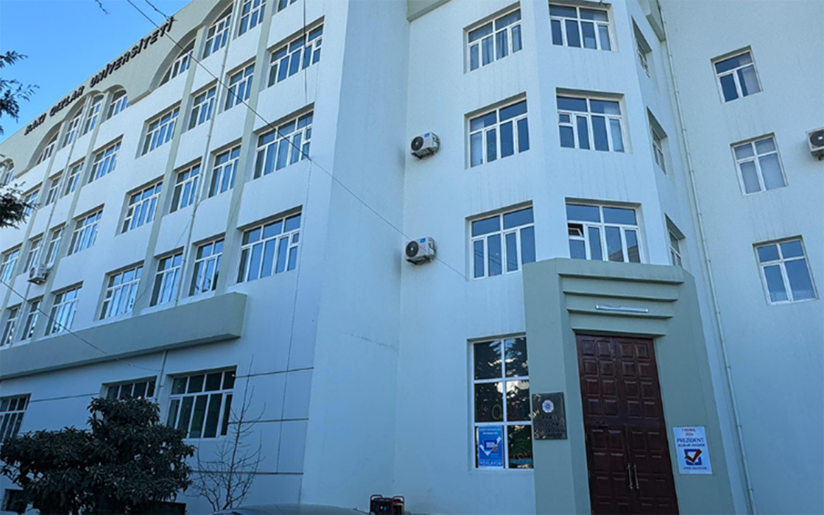 Bu universitet bağlanır? - Tələbələr narahatdır