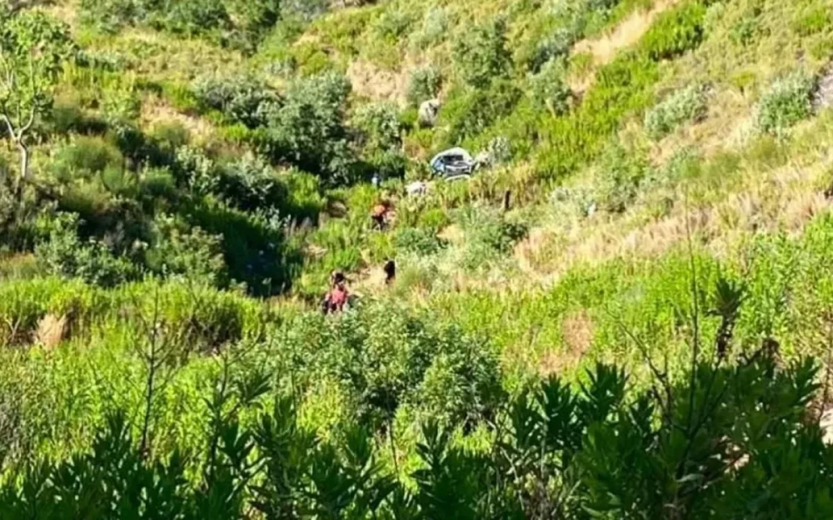 Antalyada avtomobil dərəyə aşdı