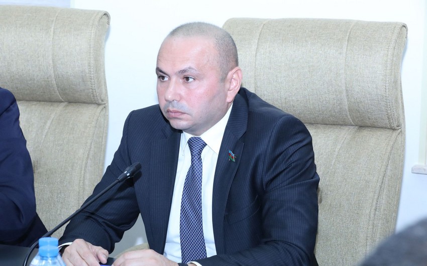 Keçmiş deputat iki ildir iş tapa bilmir: Heç kimə demirdim