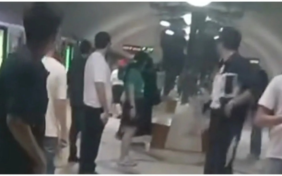 Metronun bu stansiyasında qatarların hərəkəti dayandı - AÇIQLAMA