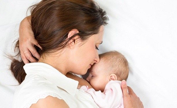 SN-nin canlısında ana südünün faydalarından danışılacaq
