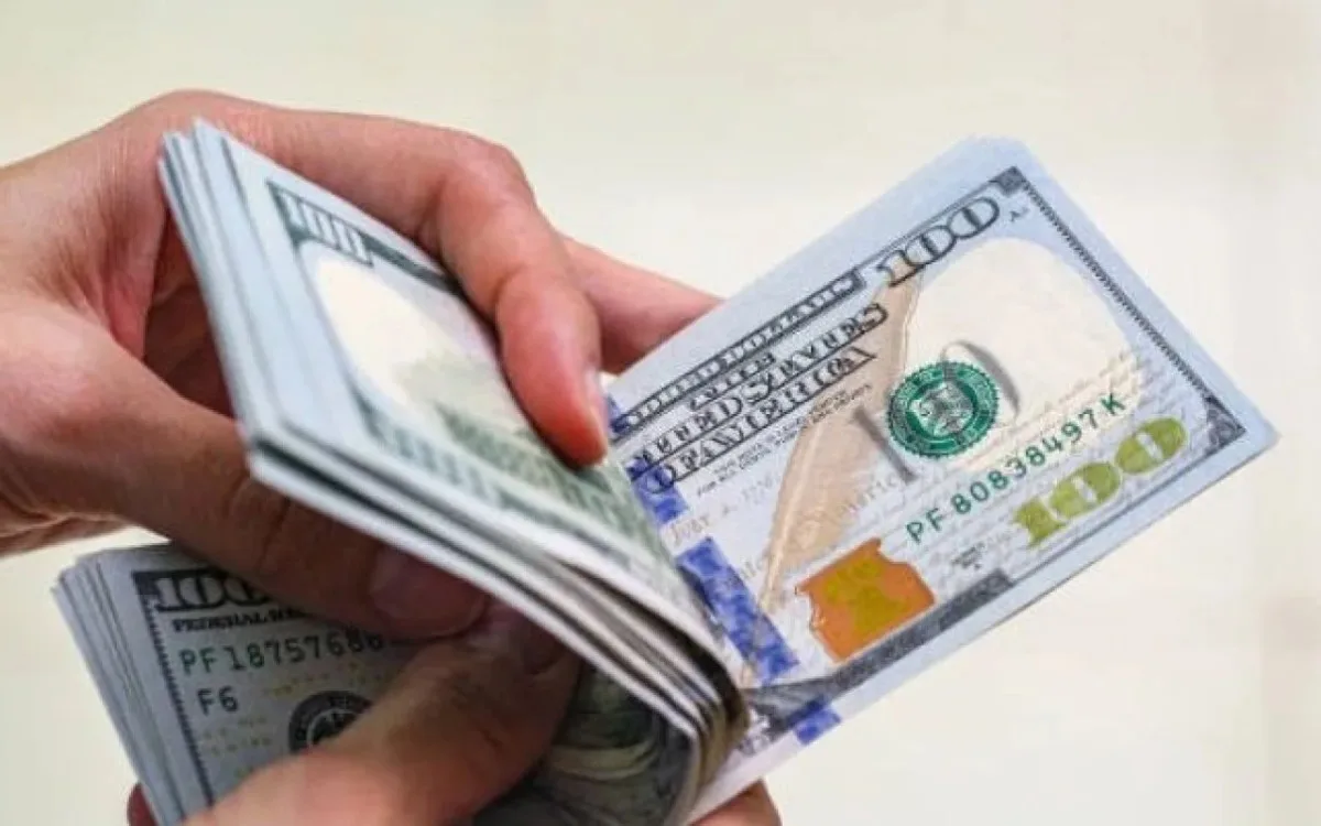 Dollar almaq istəyənlərin nəzərinə!