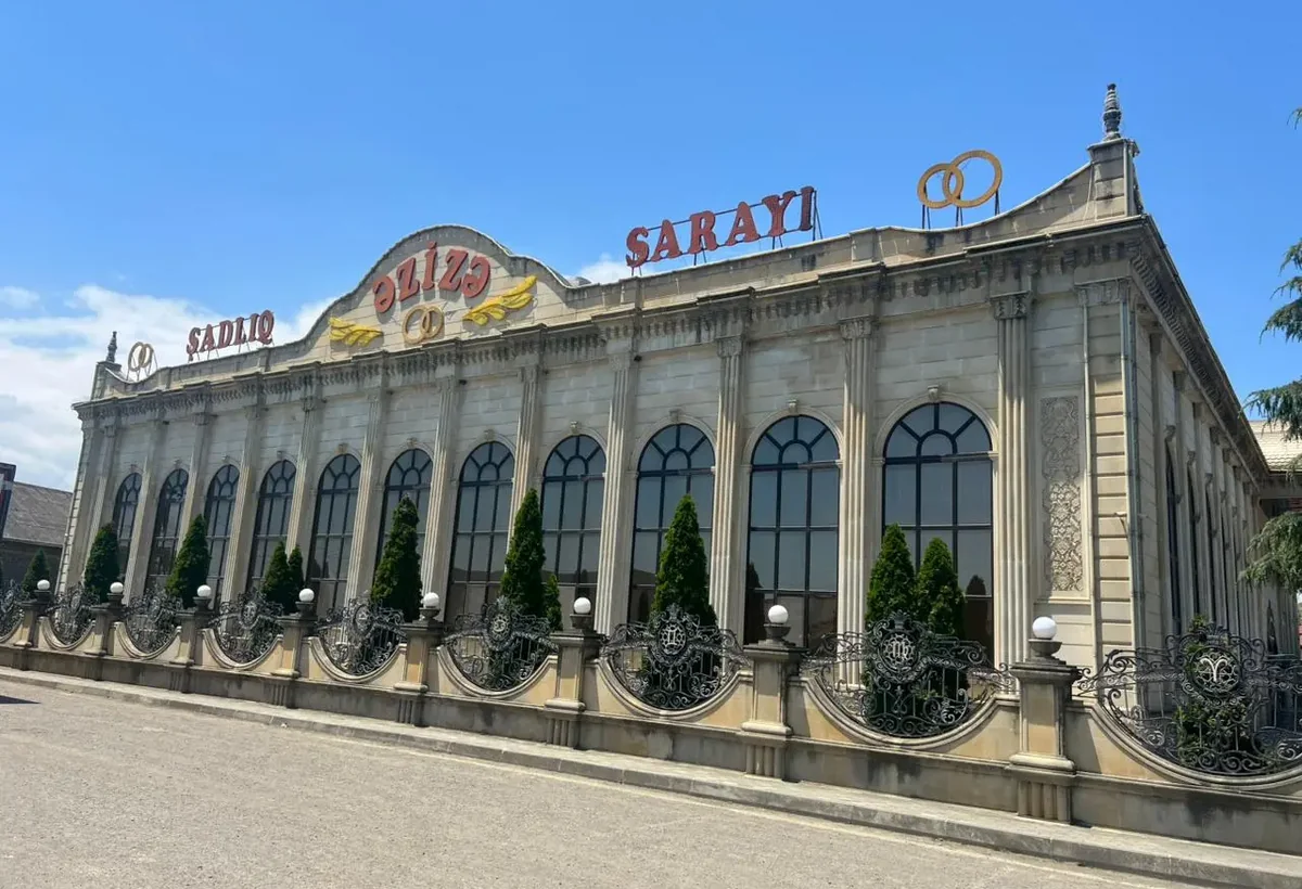 Şadlıq sarayı qiymətindən 2 milyon ucuza satışa qoyuldu
