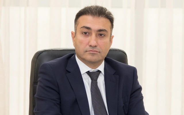 Anar Bayramov direktor müavinini işdən çıxartdı - FOTO