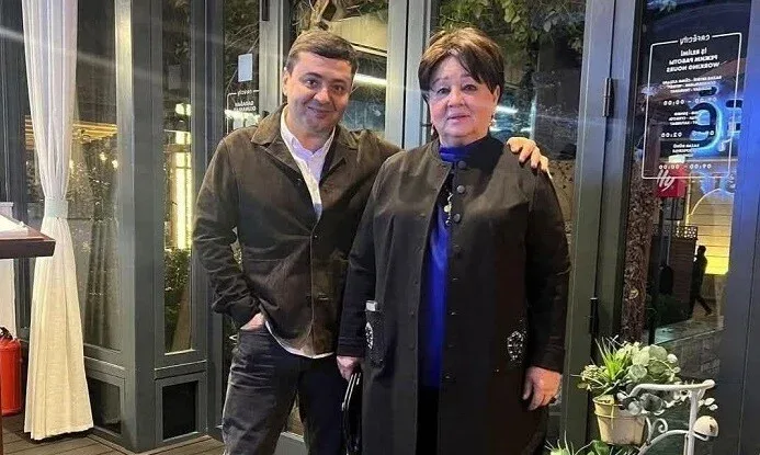 Blogerin əri onun ad günündə ölübmüş... - FOTO