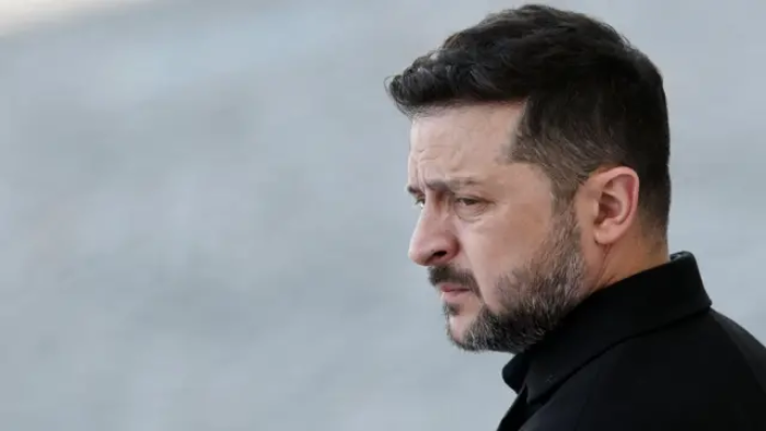 Zelenski: “Ukrayna Donbası tərk edən deyil”