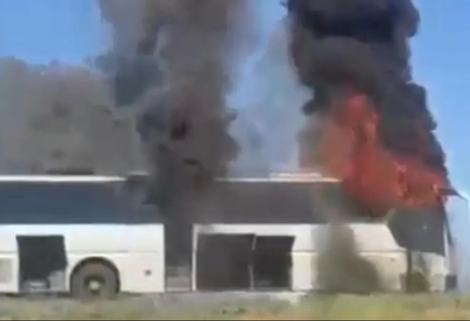 Qazaxıstanda sərnişin avtobusu yanıb