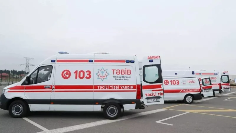Qadın ambulansda doğuş etdi - FOTOLAR