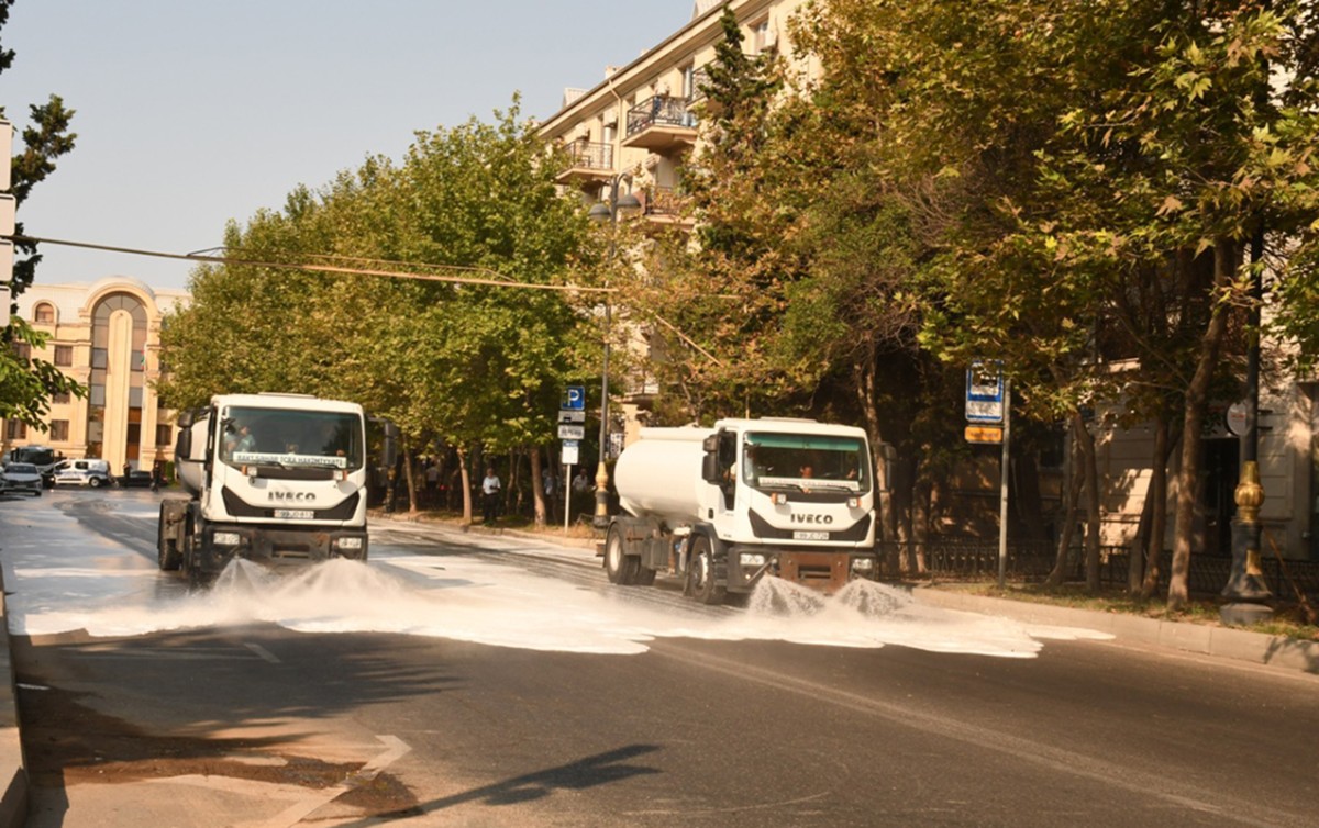 Bu gün Bakının 556 küçəsi yuyuldu 