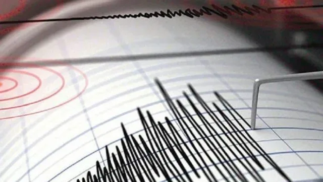 İndoneziyada 7,7 bal gücündə zəlzələ olub