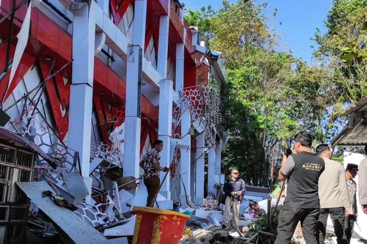 İndoneziyada yenə güclü zəlzələ oldu