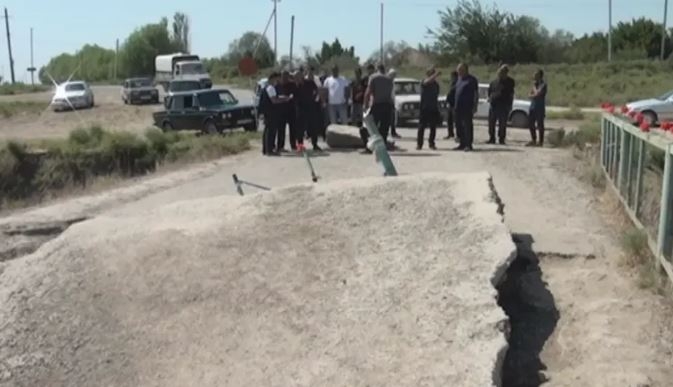 Kombaynla birlikdə uçan körpü hələ də bərpa olunmayıb - VİDEO