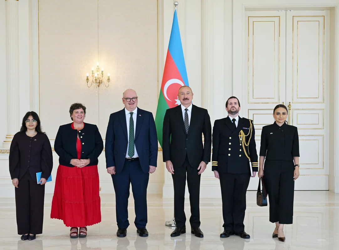 Prezident onun etimadnaməsini qəbul etdi - FOTOLAR