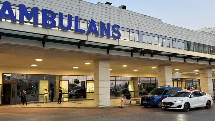 Türkiyədə millət vəkili bıçaqlandı - FOTO