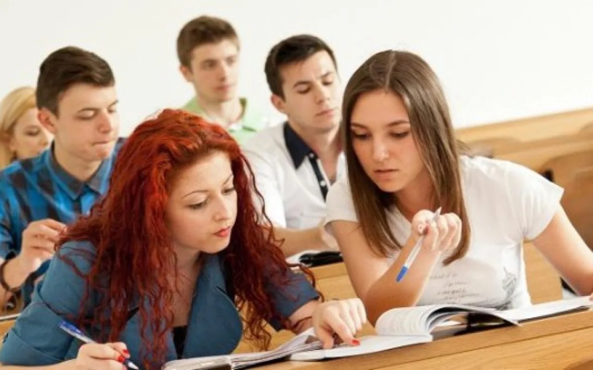 Azərbaycanda 2 universitet tələbələrinə təqaüd verəcək