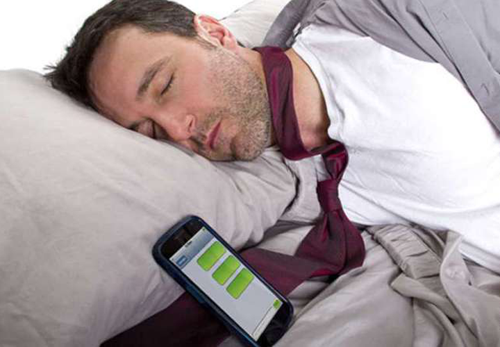 Yataqda telefon istifadə edənlərə XƏBƏRDARLIQ