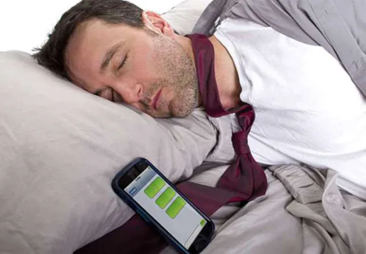 Yataqda telefon istifadə edənlərə XƏBƏRDARLIQ