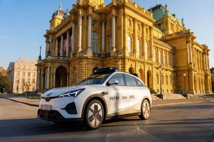 Uber sürücüsüz taksi xidmətinə başladı