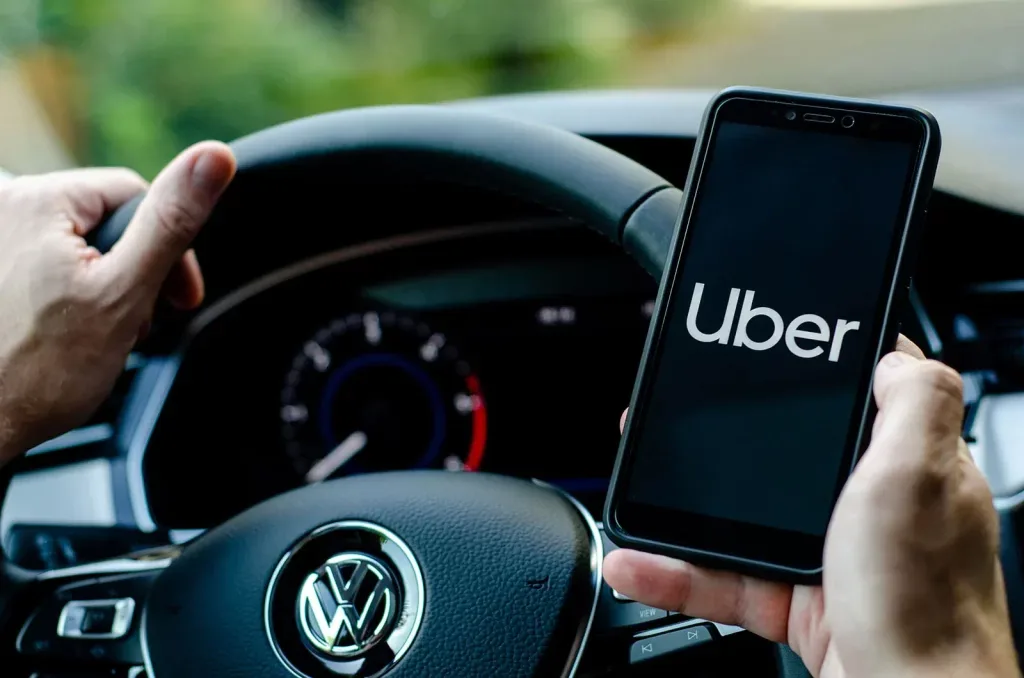 "Uber" 825 milyon avro cərimələnib
