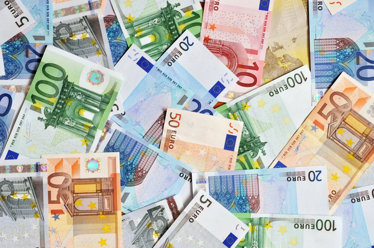 Dolları olanların NƏZƏRİNƏ!