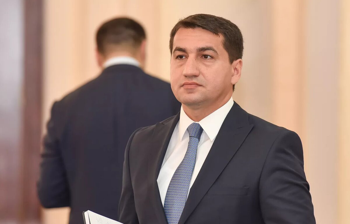 Hikmət Hacıyev: Özbəkistan və Azərbaycan münasibətləri yeni bir mərhələyə qədəm qoyub