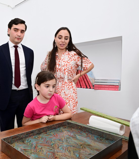 Leyla Əliyeva ilk Buxara Biennalesinin əsərləri ilə tanış olub - FOTOLAR