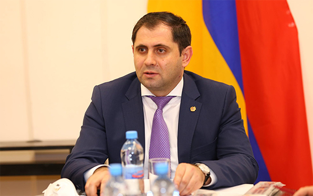 Ermənistanın müdafiə naziri HƏRBÇİLƏRİN ÖLÜMÜNƏ AYDINLIQ GƏTİRDİ