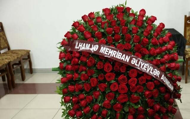 Prezident və xanımından Bakıxanovun vida mərasiminə ƏKLİL