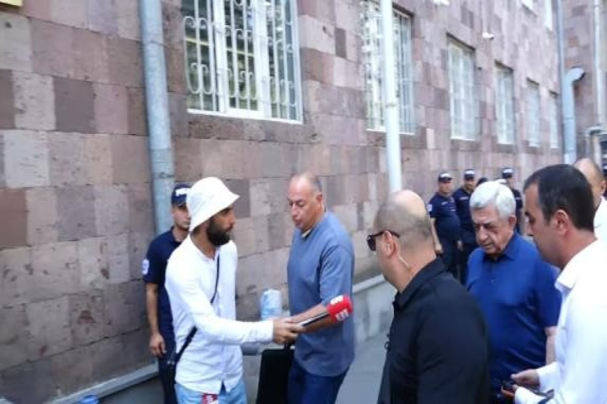 Serj Sarkisyana cinayət işi açıldı - YENİLƏNİB