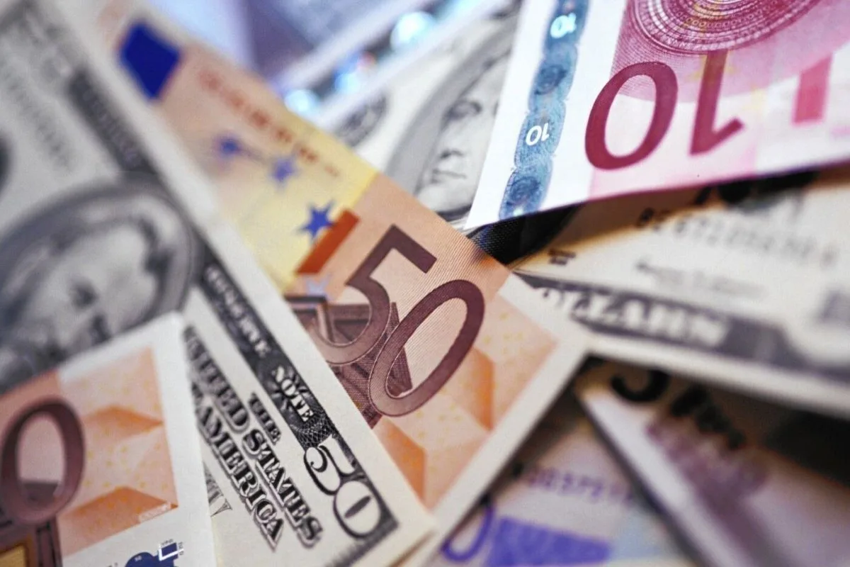 Dollar almaq istəyənlərin NƏZƏRİNƏ