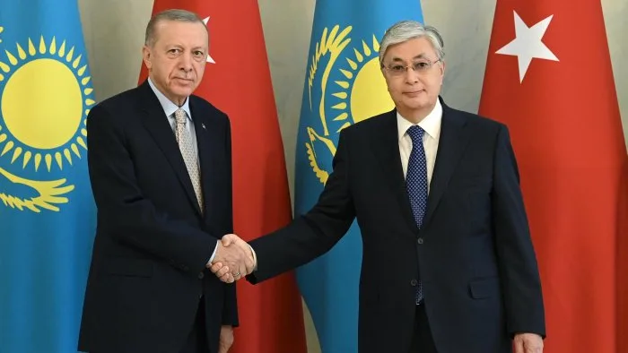 Ərdoğan Tokayevlə regionu müzakirə etdi