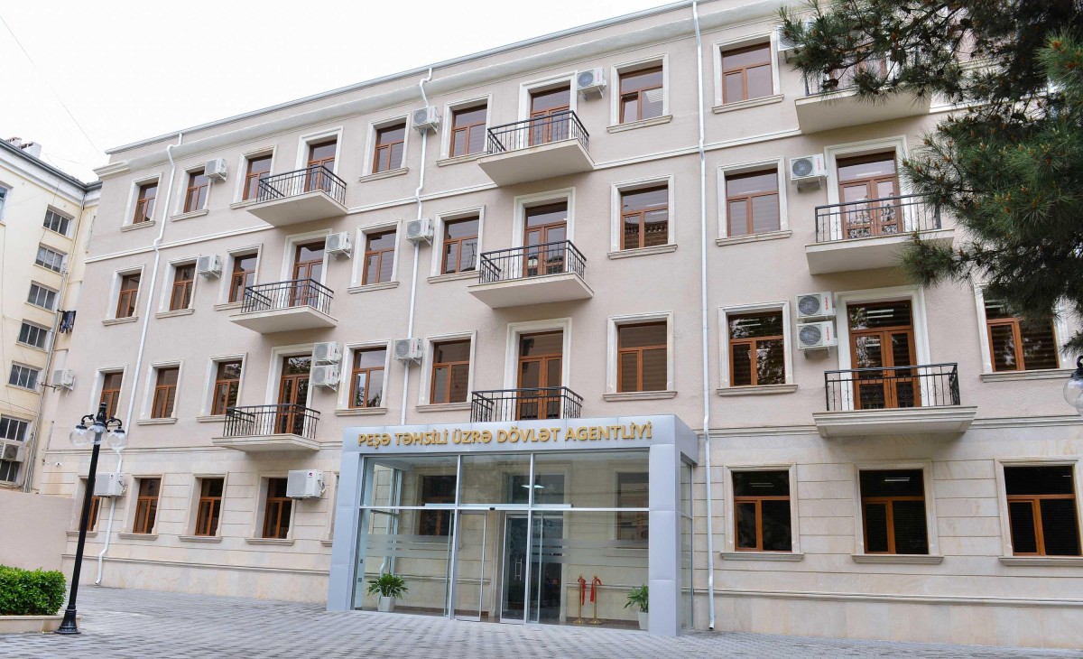 Peşə təhsil müəssisələrinə sənəd vermək istəyənlərin NƏZƏRİNƏ!